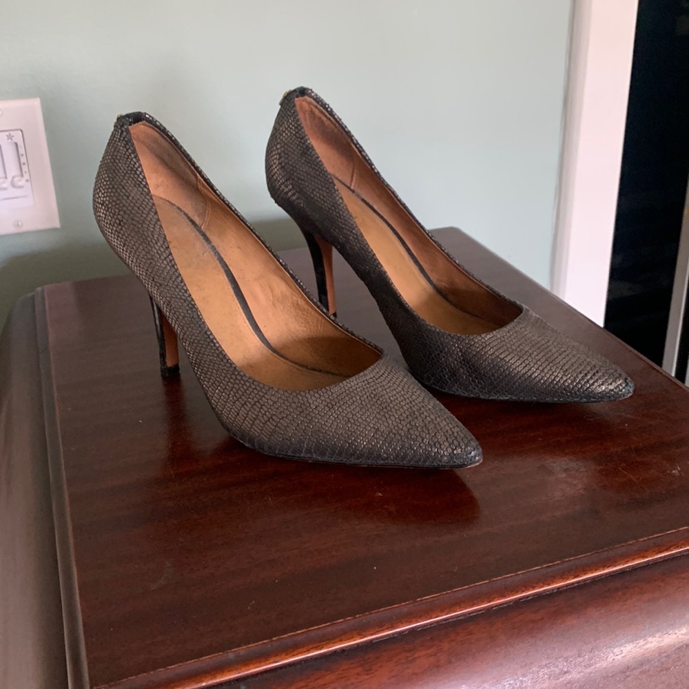 Coach Gold embellished pump